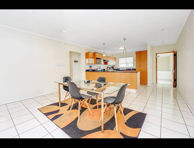 2 BEDROOM APARTMENT FOR SALE IN BRYANSTON